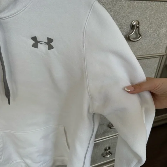Under Armour Sweater - Picture 2 of 6